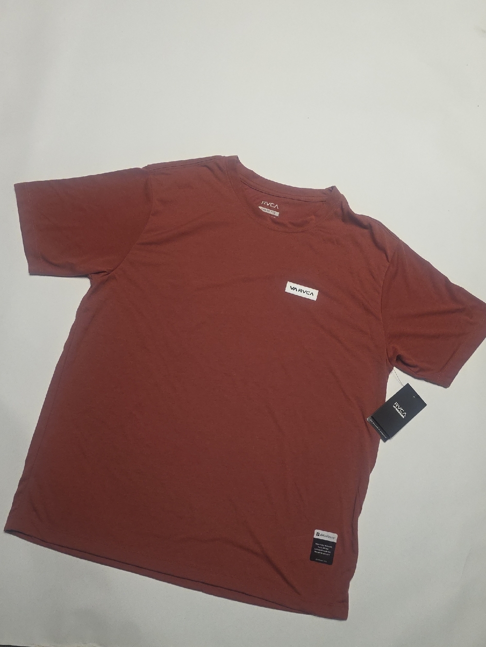 NWT Men's RVCA Sport Large  "Icon"  Performance Short Sleeve T-Shirt.